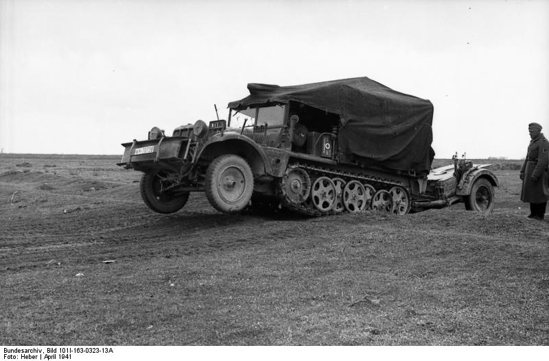 Soubor:Bundesarchiv Bild 101I-163-0323-13A, Griechenland, Halbkettenfahrzeug.jpg