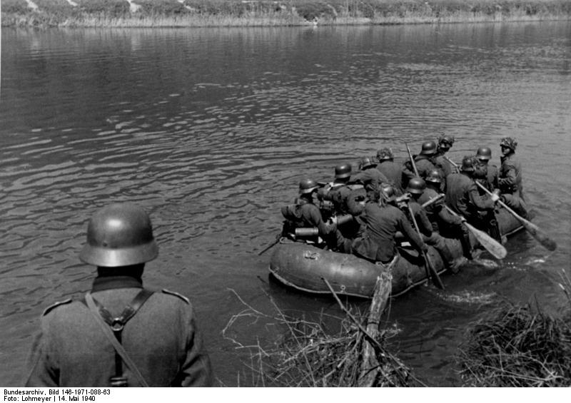 Soubor:Bundesarchiv Bild 146-1971-088-63, Frankreich, Aiglemont, Maas-Übergang.jpg