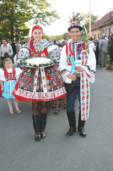 Soubor:RatiskovskyKrojHody2005.jpg