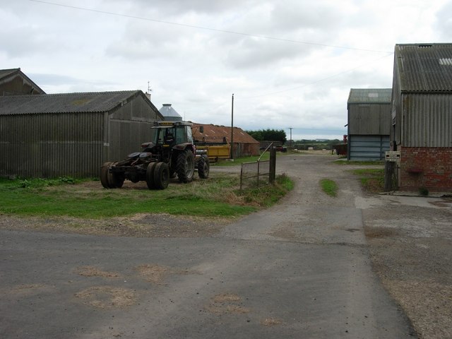 Soubor:Yard and farm buildings at Magdalen Grange Farm - geograph.org.uk - 544578.jpg
