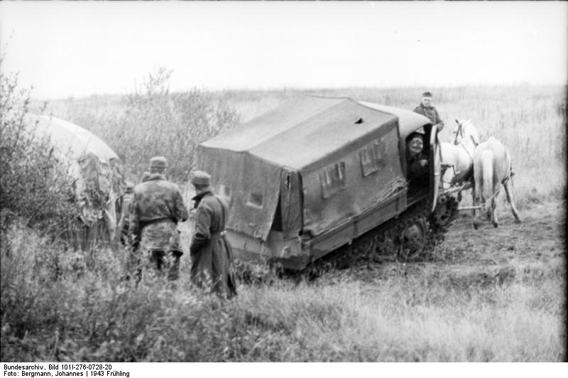 Soubor:Bundesarchiv Bild 101I-276-0728-20, Russland, Raupenschlepper Ost, Pferde.jpg
