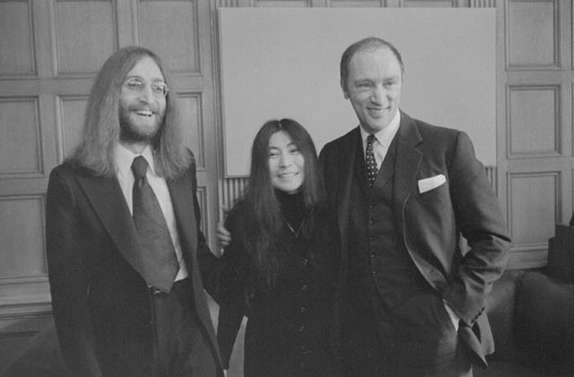 Soubor:Lennon Ono Trudeau 1969 b.jpg