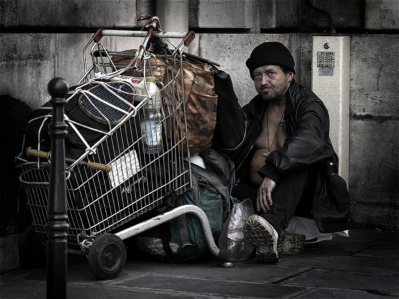 Soubor:HomelessParis 7032101.jpg