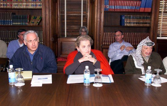 Soubor:Houghton house Netanyahu Albright Arafat.jpg