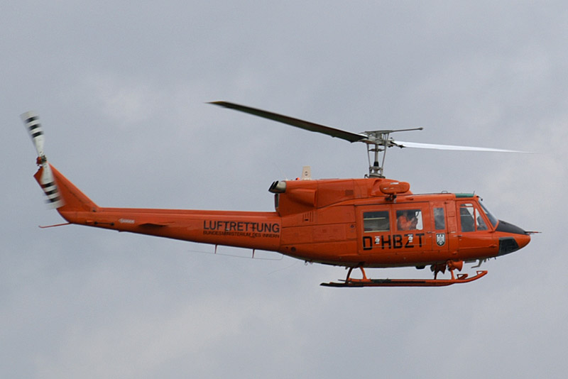 Soubor:BMI Bell 212 D-HBZT.jpg