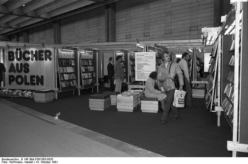 Soubor:Bundesarchiv B 145 Bild-F061585-0035, Frankfurt-Main, Buchmesse.jpg