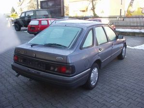 Soubor:Ford Sierra liftback.jpg