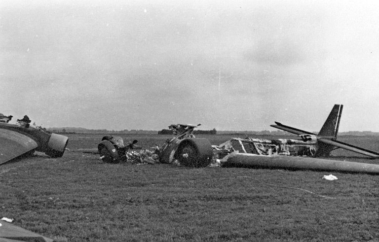 Soubor:German PLane Destroyed.jpg