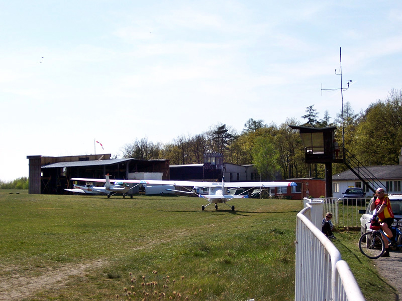 Soubor:Praha, Točná, letiště.jpg