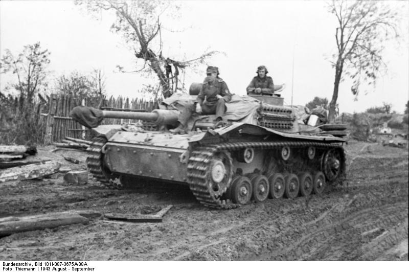 Soubor:Bundesarchiv Bild 101I-087-3675A-08A, Russland, Sturmgeschütz III.jpg
