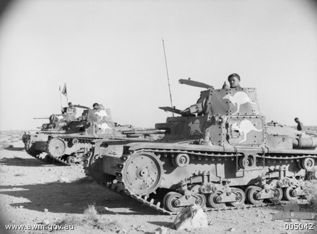 Soubor:Captured Italian tanks 005042.jpg
