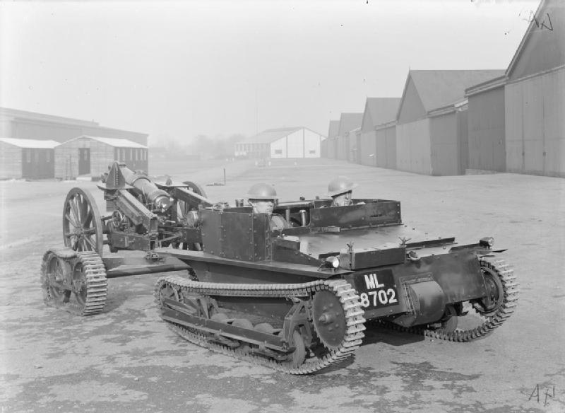 Soubor:3.7inchHowitzerTowedByCarden-LoydMortarCarrier1929-2.jpg