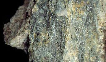 Soubor:Mineraly.sk - amfibolit.jpg