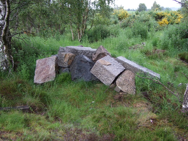 Soubor:A stockpile of dressed granite blocks - geograph.org.uk - 473278.jpg