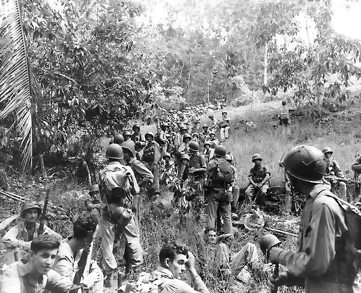 Soubor:Marines rest in the field on Guadalcanal.jpg