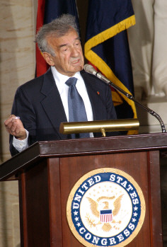 Soubor:Eli Wiesel US Congress.jpg
