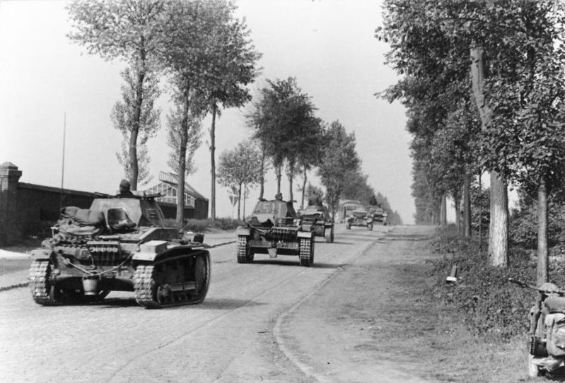 Soubor:Bundesarchiv Bild 101I-127-0396-13A, Im Westen, deutsche Panzer.jpg