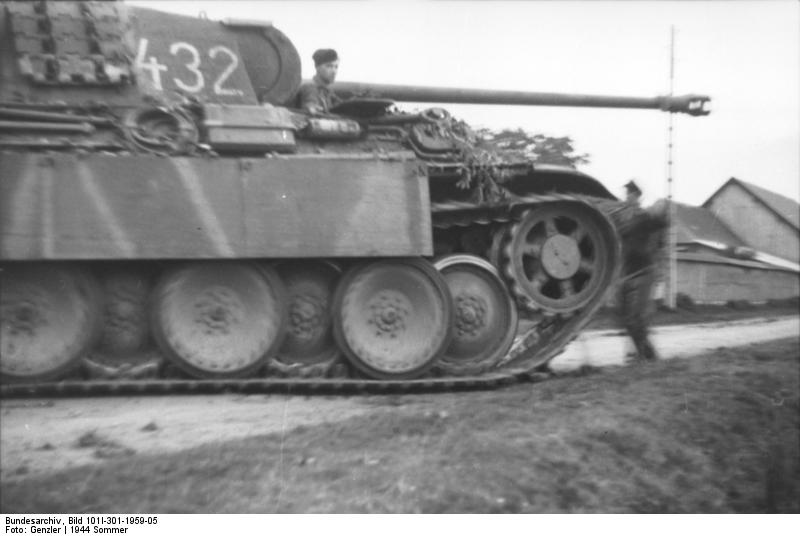 Soubor:Bundesarchiv Bild 101I-301-1959-05, Nordfrankreich, Panzer V (Panther).jpg
