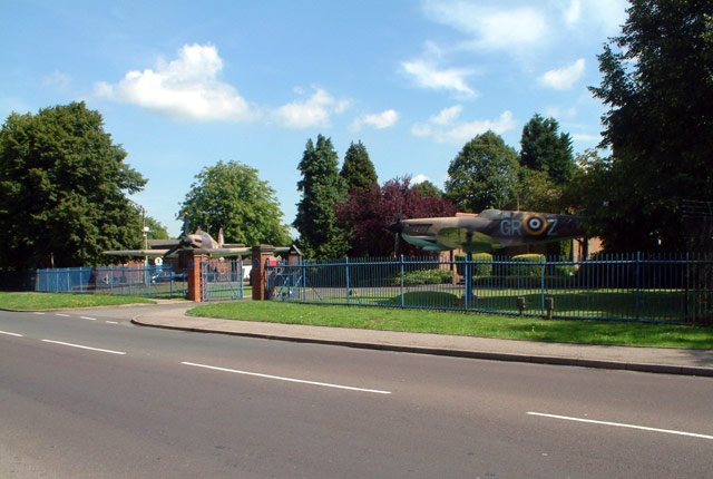 Soubor:London Biggin Hill Airport 2.jpg