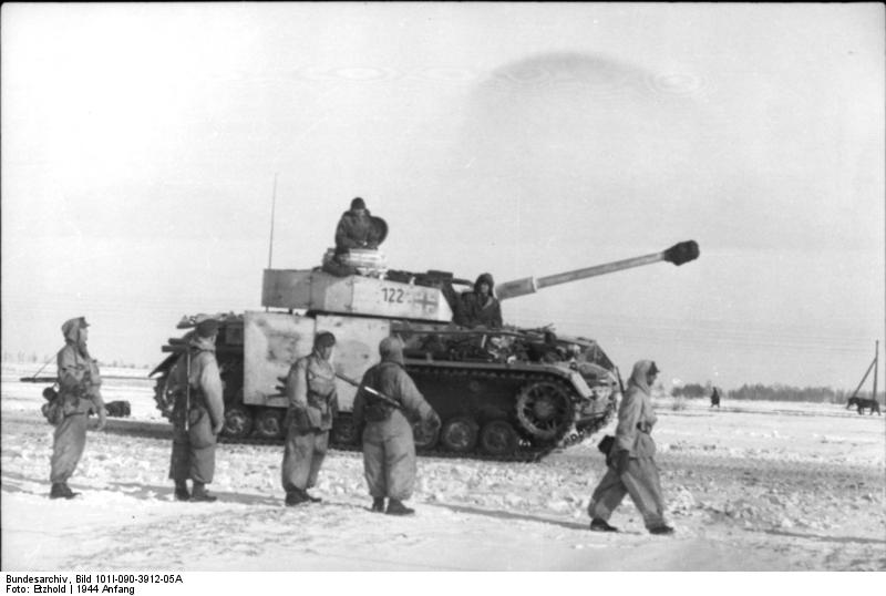 Soubor:Bundesarchiv Bild 101I-090-3912-05A, Russland, Panzer IV im Schnee.jpg