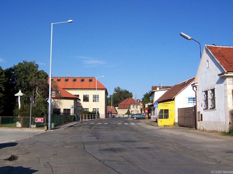 Soubor:Praha, Lipence, Černošická.jpg