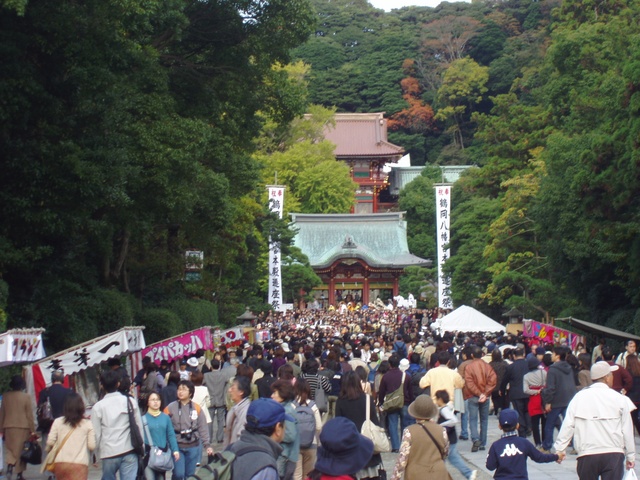 Soubor:Kamakura crowd.jpg