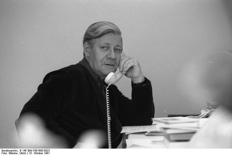 Soubor:Bundesarchiv B 145 Bild-F061600-0023, Bundeswehrkrankenhaus Koblenz, Helmut Schmidt.jpg