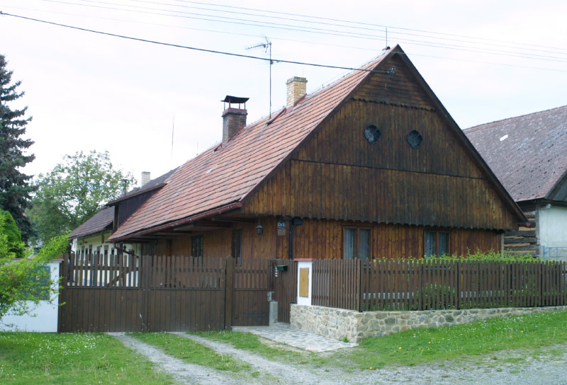 Soubor:Čp 8, Hlince.jpg