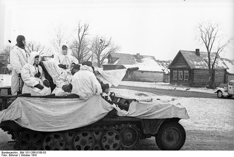 Soubor:Bundesarchiv Bild 101I-268-0180-03, Russland, Soldaten auf Halbkettenfahrzeug.jpg