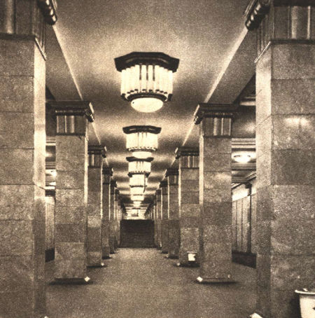 Soubor:Park kul vestibule 1930s.jpg