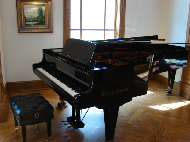 Soubor:Piano at Fort Wayne.jpg