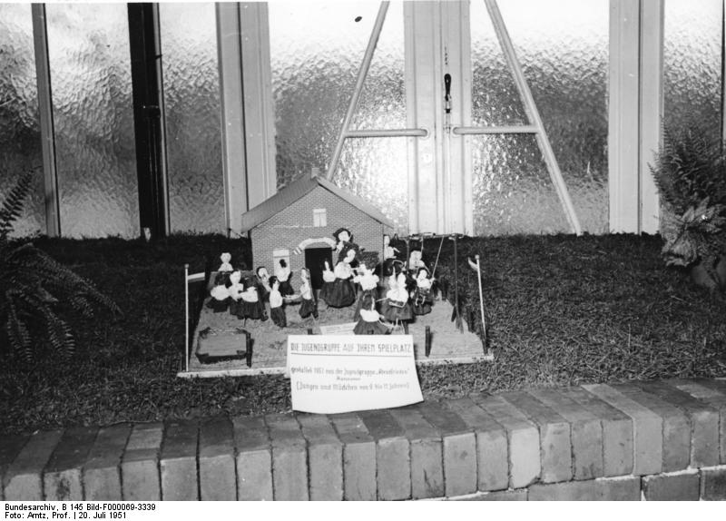 Soubor:Bundesarchiv B 145 Bild-F000069-3339, Hannover, Erste Bundesgartenschau.jpg