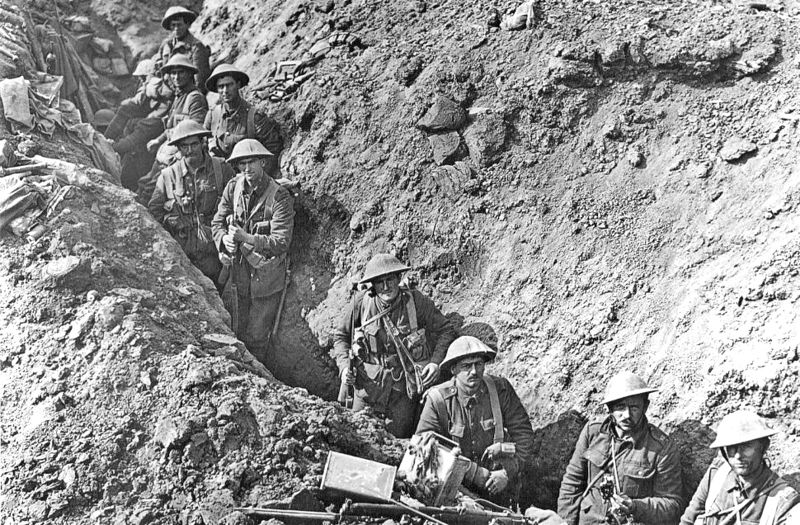 Soubor:New Zealand trench Flers September 1916.jpg