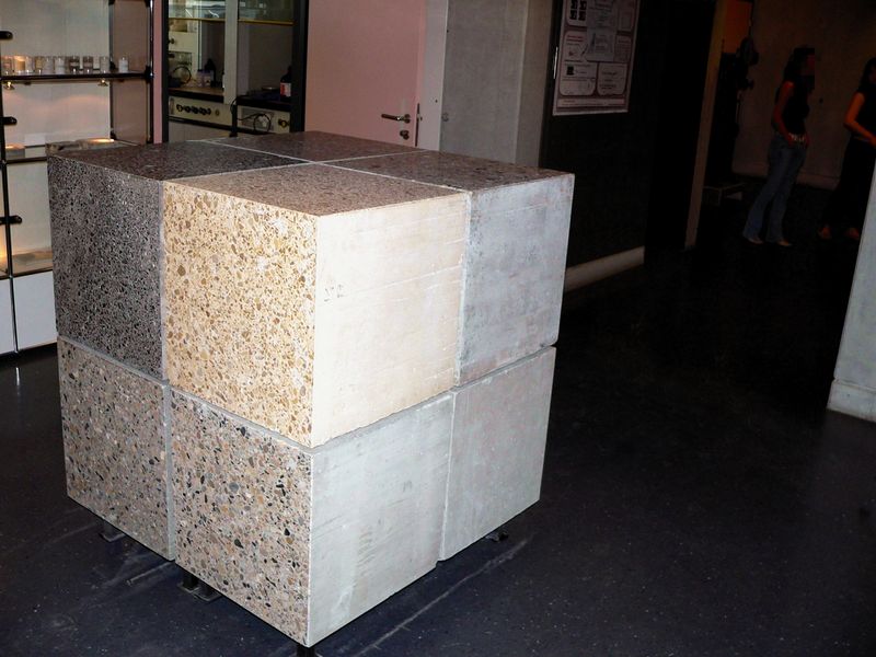 Soubor:Metre-cube-beton-p1040192.jpg