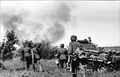 Bundesarchiv Bild 101I-209-0090-28, Russland-Nord, Infanterie und Panzer 35t.jpg