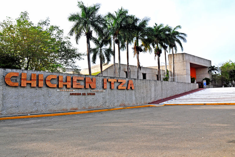 Soubor:Mexico-5834-Chichen Itza.jpg