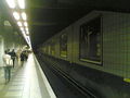 Metro 1 La Defense Grande Arche.jpg