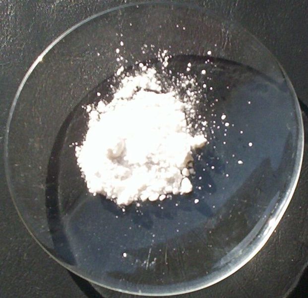 Soubor:Caesium carbonate.jpg