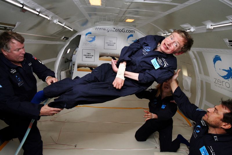 Soubor:Physicist Stephen Hawking in Zero Gravity NASA.jpg