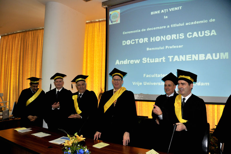 Soubor:Tanenbaum-honorary-doctorate-Romania.jpg