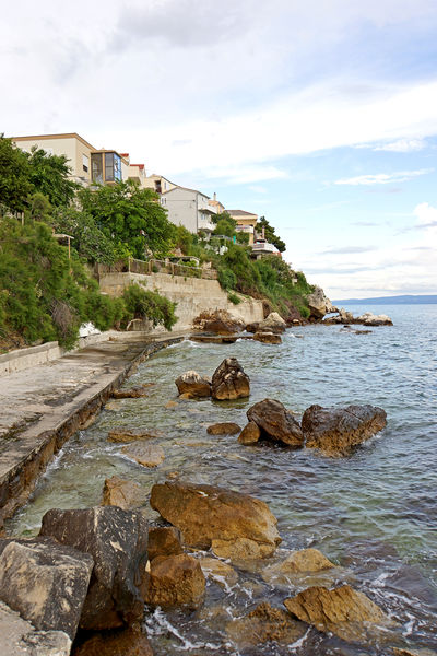 Soubor:Croatia-01151-Coastline near Trogir-DJFlickr.jpg
