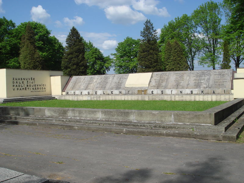 Soubor:Pomník v Orlové.jpg