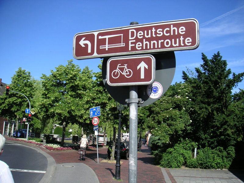 Soubor:Sign DeutscheFehnroute in Papenburg.jpg