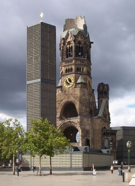 Soubor:Berlin Eiermann Memorial Church.jpg