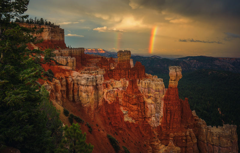 Soubor:Rainbow Over Bryce Canyon Flickr.jpg