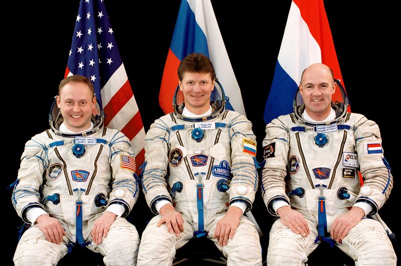 Soubor:Soyuz TMA-4 Crew.jpg