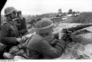 Bundesarchiv Bild 101I-216-0417-26, Russland, Soldaten in Stellung.jpg