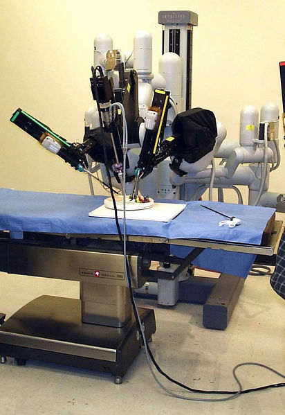 Soubor:Laproscopic Surgery Robot.jpg