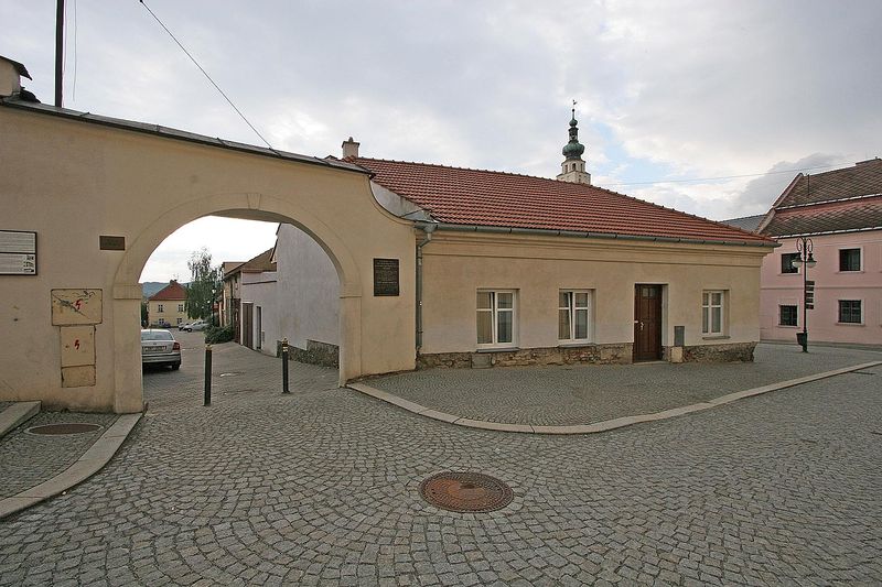 Soubor:Boskovice - Židovská brána.jpg