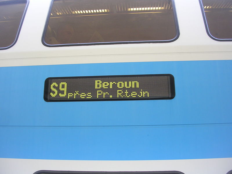 Soubor:Vnější informační panel vlaku.jpg